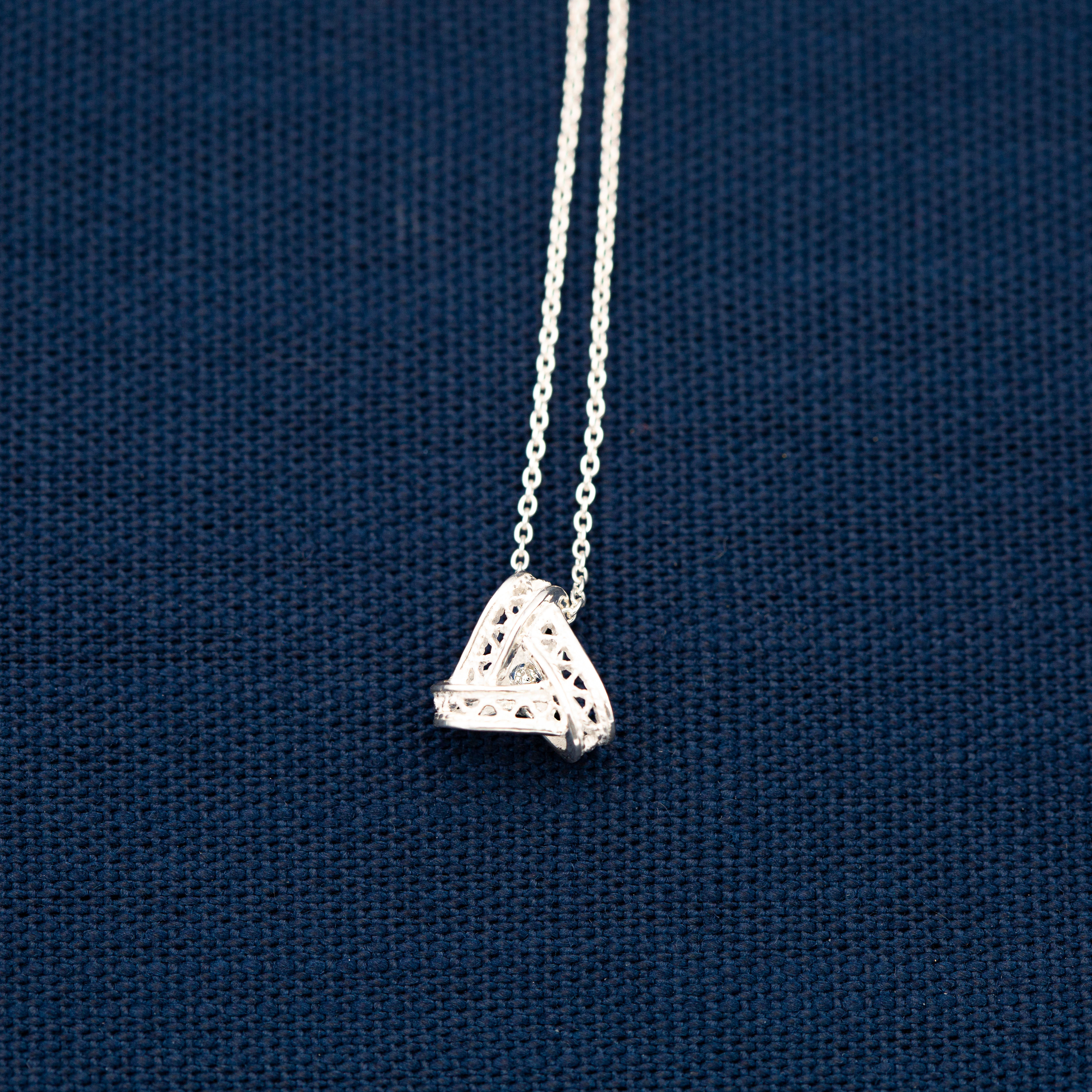 Collier triangle -Accessoires en fil d'argent-